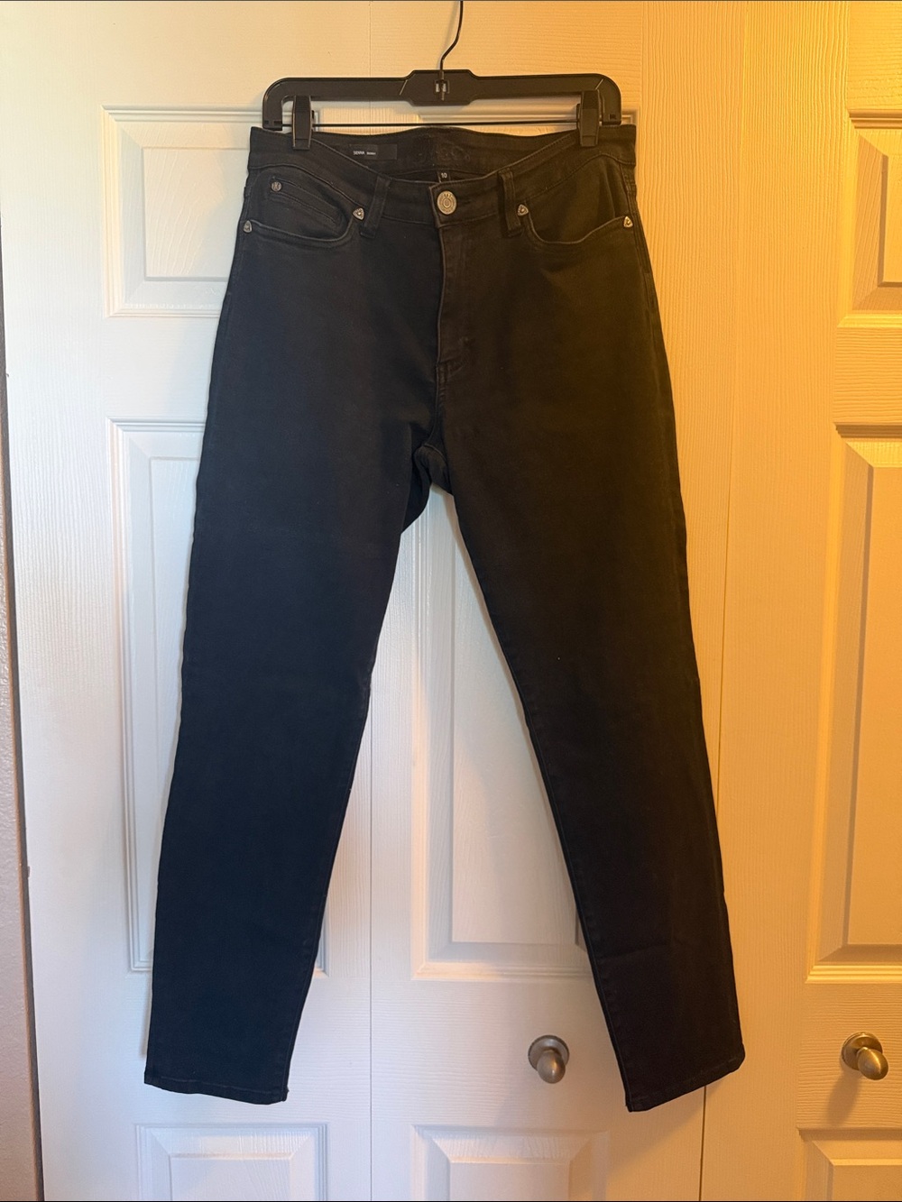 KUT from the Kloth Black women’s Jeans - Classic Straight Fit